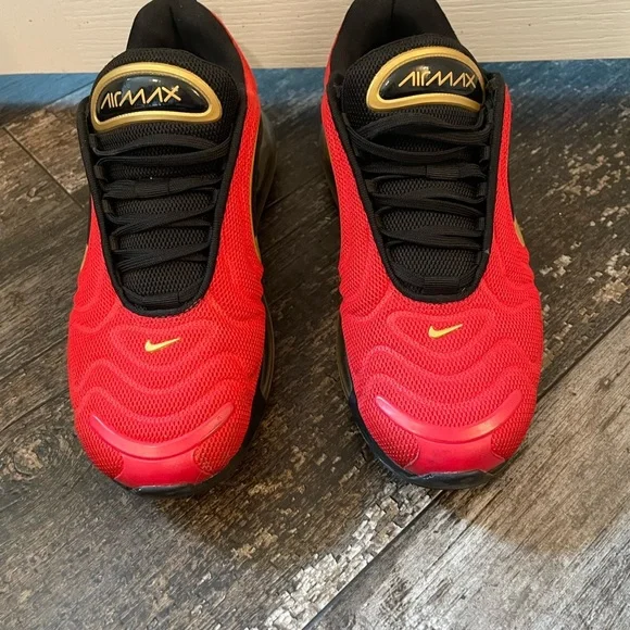 Nike Air Max 720 Red Gold Black Athletic Shoes Women's Size 8.5 - Picture 2 of 4